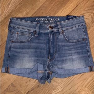 Light wash, high-waisted, American Eagle shorts